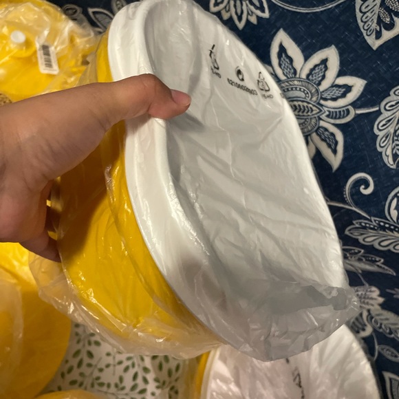 Tupperware yellow set!